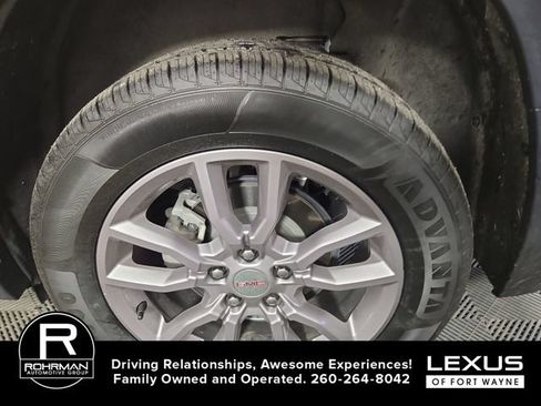 Used 2024 GMC Terrain SLT AWD/4WD image 11