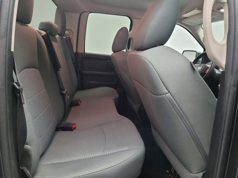 Used 2015 RAM 1500 Express RWD image 19