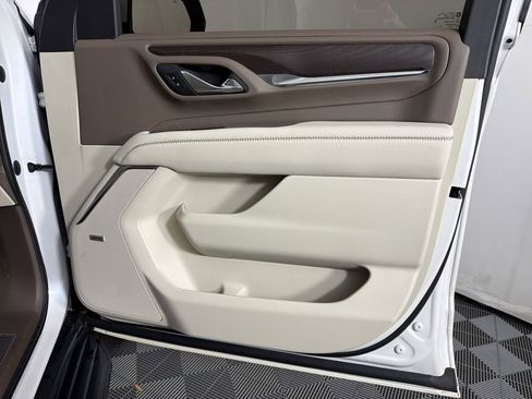 Used 2023 GMC Yukon Denali w/ Advanced Technology Package image 12