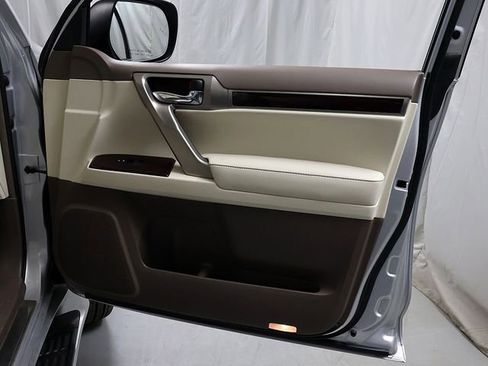 Used 2019 Lexus GX 460 Premium w/ Premium Package AWD/4WD image 34