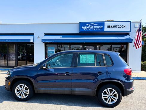 Used 2012 Volkswagen Tiguan LE FWD image 9