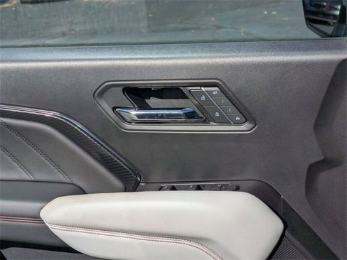 Used 2023 GMC Canyon AT4X image 10