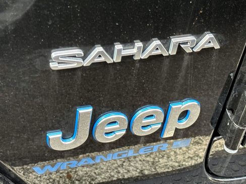 Used 2023 Jeep Wrangler Unlimited Sahara w/ Cold Weather Group image 6