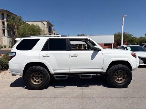 Used 2019 Toyota 4Runner SR5 AWD/4WD image 3