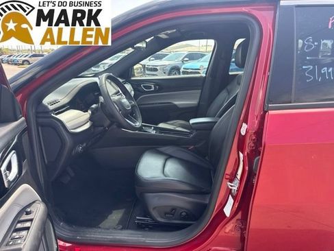 Used 2025 Jeep Compass Limited AWD/4WD image 5