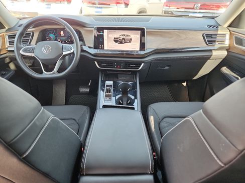 Certified 2026 Volkswagen Atlas SE FWD image 11