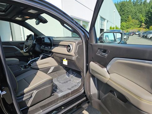 New 2026 Chevrolet Colorado ZR2 w/ ZR2 Bison Edition image 12