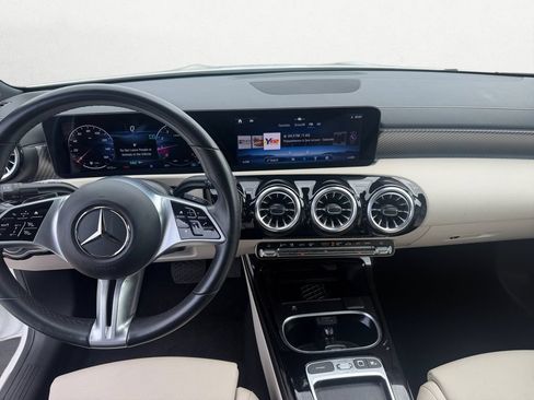 Used 2025 Mercedes-Benz CLA 250 w/ Exclusive Package image 11
