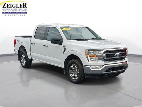 Used 2022 Ford F150 XLT w/ XTR Package image 3