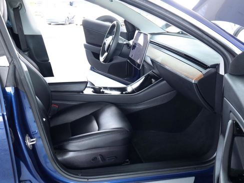 Used 2018 Tesla Model 3 Mid Range RWD image 33