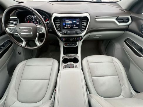Used 2020 GMC Acadia SLT w/ Driver Alert Package II image 15