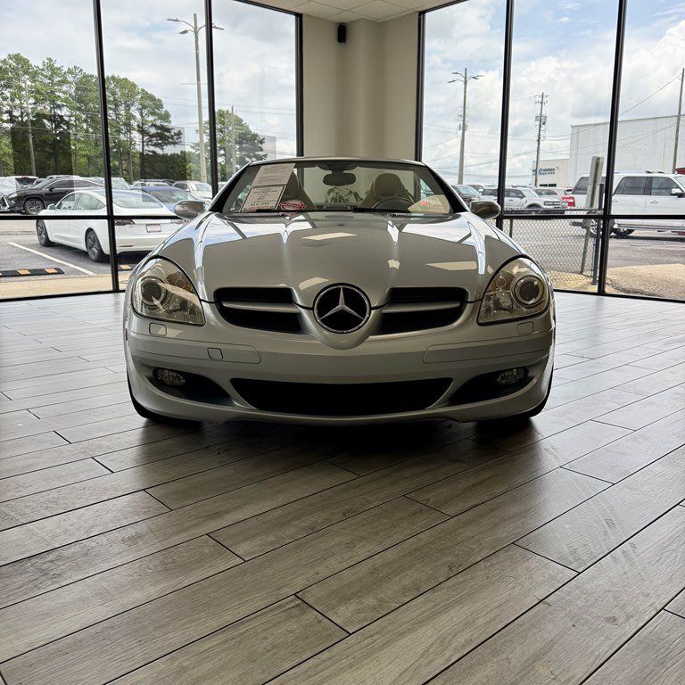 Used 2005 Mercedes-Benz SLK 350 image 2