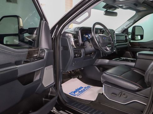 Used 2023 Ford F250 Lariat w/ Lariat Ultimate Package AWD/4WD image 4