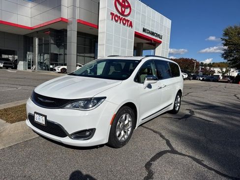 Used 2020 Chrysler Pacifica Limited image 2