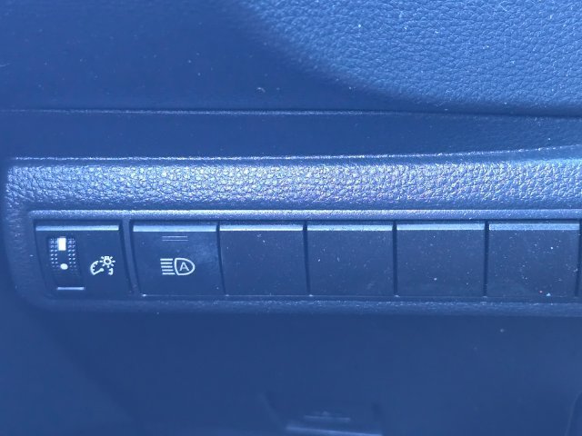 Used 2020 Toyota Corolla LE FWD image 25