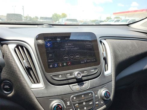 Used 2024 Chevrolet Malibu LT image 12