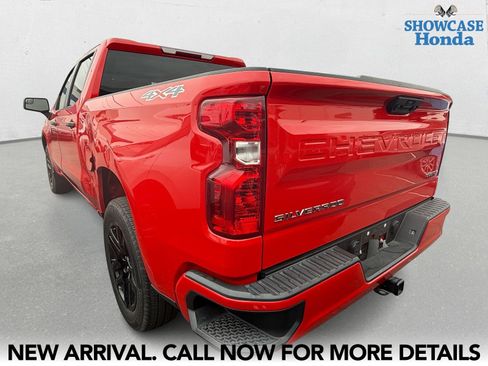 Used 2023 Chevrolet Silverado 1500 Custom image 4