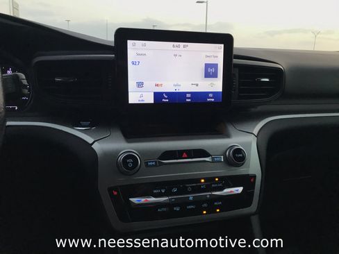 Used 2022 Ford Explorer XLT image 32