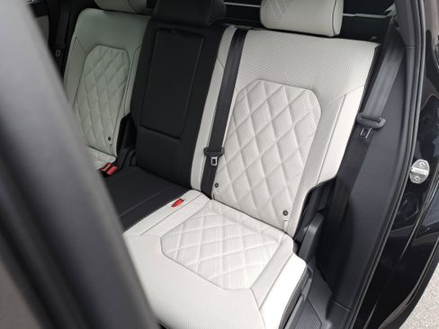 New 2026 Volkswagen Atlas Cross Sport SEL Premium R-Line AWD/4WD image 14