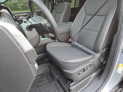 New 2026 GMC Yukon XL Elevation image 33