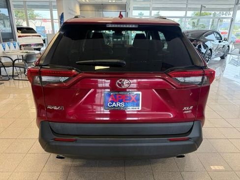 Used 2019 Toyota RAV4 XLE w/ All Weather Liner Package AWD/4WD image 4