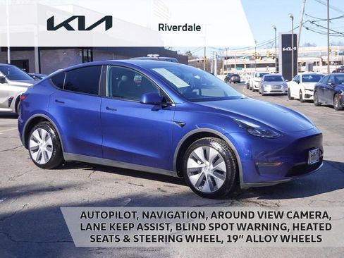 Used 2023 Tesla Model Y Long Range image 1