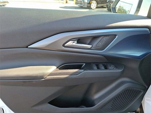 Used 2024 Chevrolet Equinox EV LT image 12