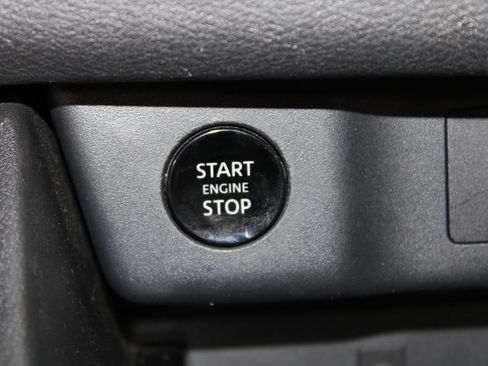 Used 2024 Nissan Rogue SL FWD image 38