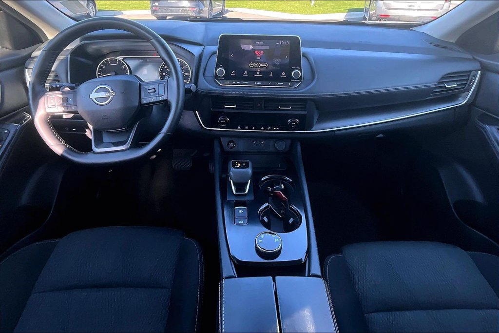 Used 2025 Nissan Rogue SV AWD/4WD image 16