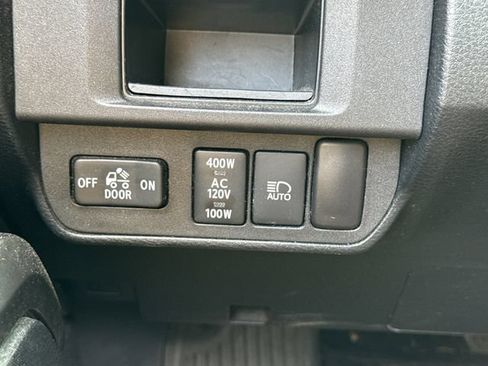 Used 2019 Toyota Tacoma TRD Off-Road AWD/4WD image 31