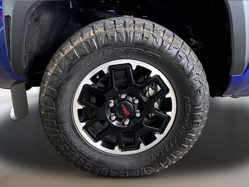 Used 2025 Toyota Tacoma TRD Off-Road AWD/4WD image 28