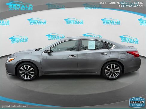 Used 2017 Nissan Altima 2.5 SV w/ Convenience Package image 3