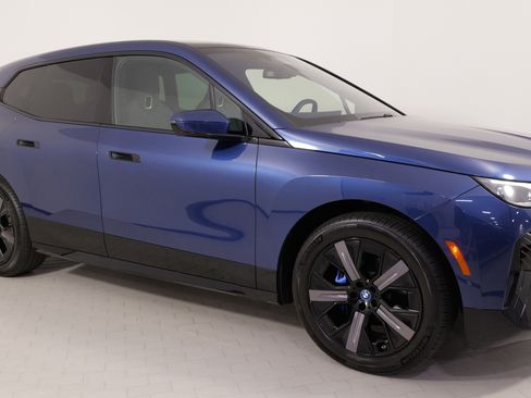 Used 2024 BMW iX xDrive50 w/ Premium Package image 8