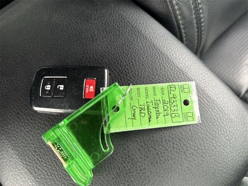 Used 2019 Toyota Tacoma TRD Sport image 24