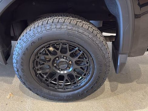 Used 2024 GMC Sierra 1500 Elevation w/ Elevation Premium Package AWD/4WD image 10