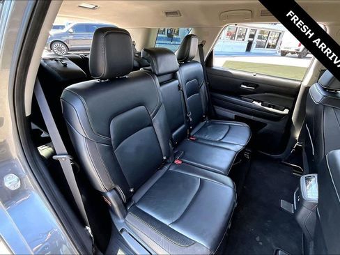 Used 2022 Nissan Pathfinder SL AWD/4WD image 24