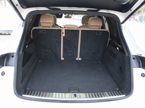 Used 2021 Porsche Cayenne image 32