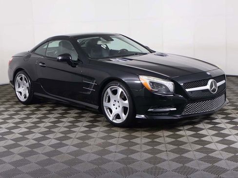 Used 2013 Mercedes-Benz SL 550 w/ Premium Pkg image 2