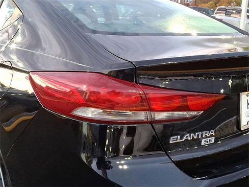 Used 2017 Hyundai Elantra SE w/ Cargo Package image 15