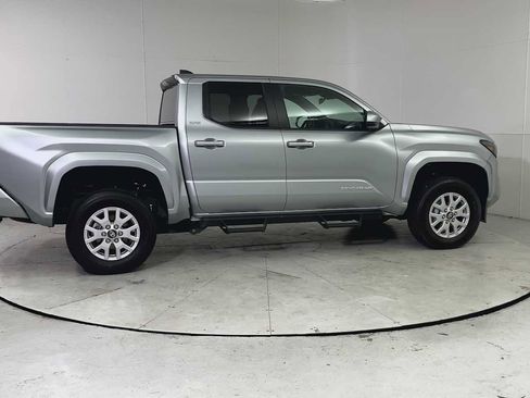 Used 2024 Toyota Tacoma SR5 image 9