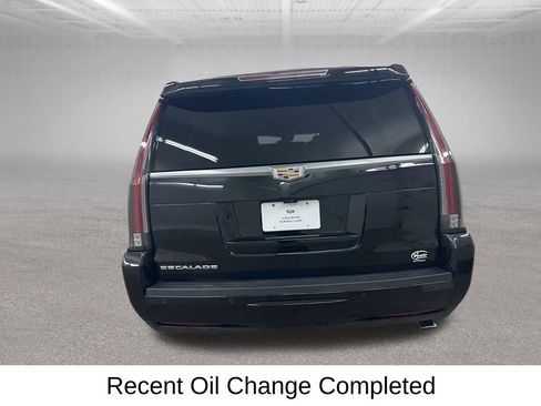 Used 2018 Cadillac Escalade ESV Luxury AWD/4WD image 11