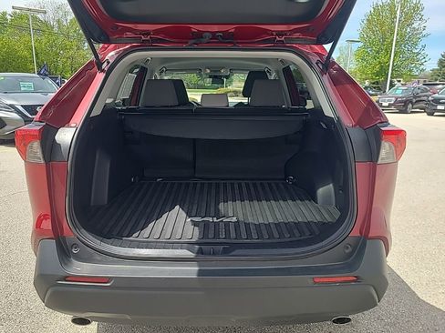 Used 2021 Toyota RAV4 XLE w/ XLE Grade Weather Package AWD/4WD image 20