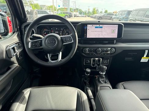 New 2026 Jeep Wrangler Unlimited Sahara AWD/4WD image 19