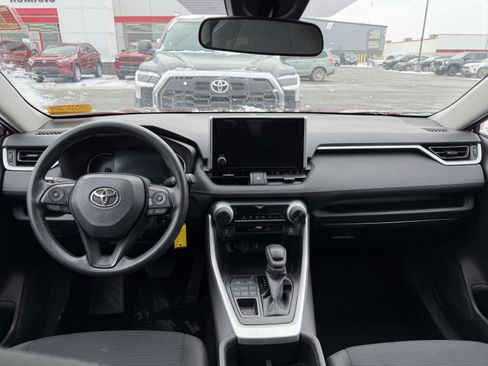 Used 2023 Toyota RAV4 LE image 10