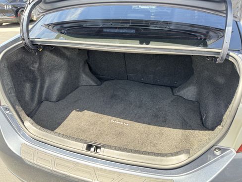 Used 2019 Toyota Corolla SE w/ Carpet Mat Package (TMS) FWD image 33