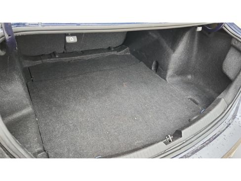 Used 2017 Chevrolet Malibu LT image 37