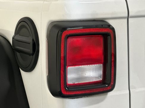 Used 2018 Jeep Wrangler Unlimited Rubicon AWD/4WD image 43