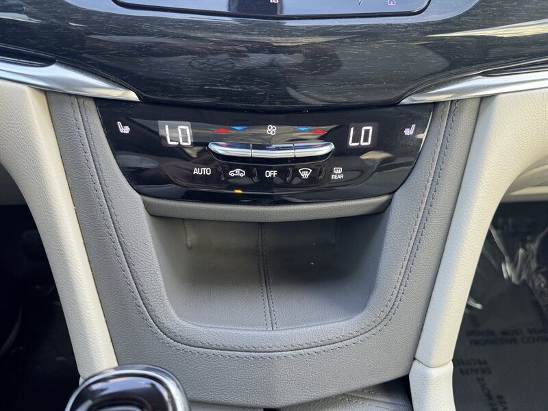 Used 2020 Cadillac XT6 Premium Luxury AWD/4WD image 53