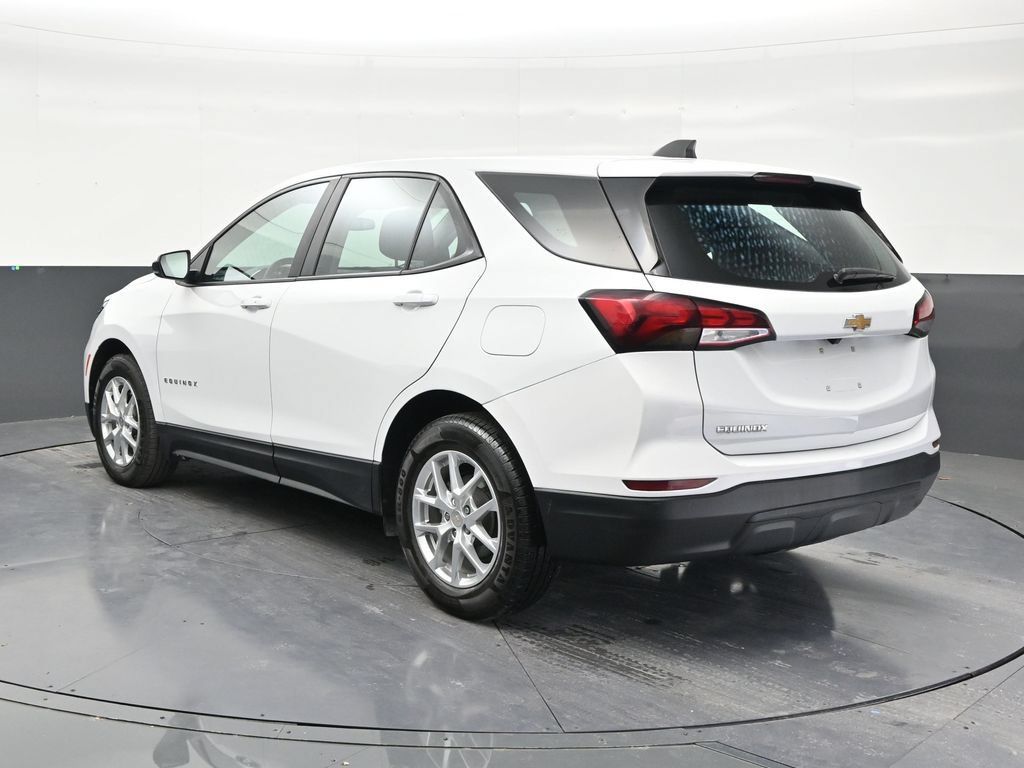Used 2022 Chevrolet Equinox LS FWD image 3