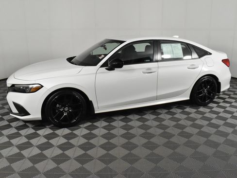 Certified 2024 Honda Civic Sport image 9